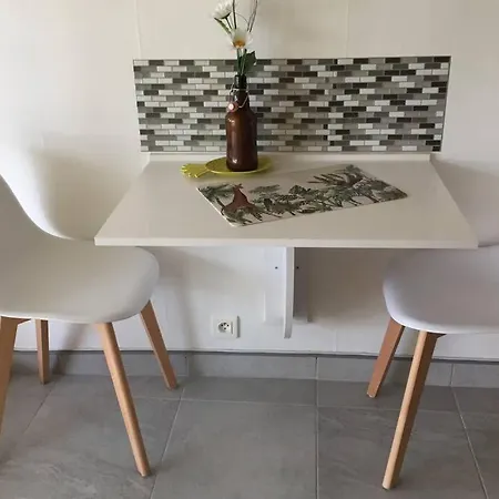 Appartement Entre Cognac et Saintes. 7mn de la Charente (bac) *